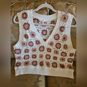 NWOT  BP crochet vest V- neck cream/brown